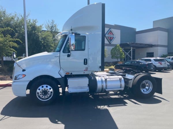 2017 International PROSTAR - Image 2