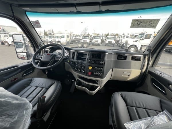2024 Peterbilt 567 - Image 6