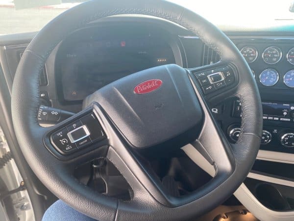 2025 Peterbilt 589 - Image 6