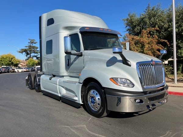 2024 International LT625 - Image 2