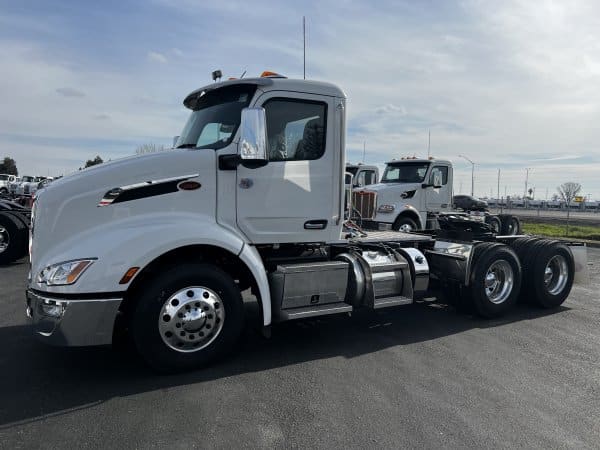 2025 Peterbilt 579