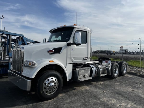 2025 Peterbilt 567