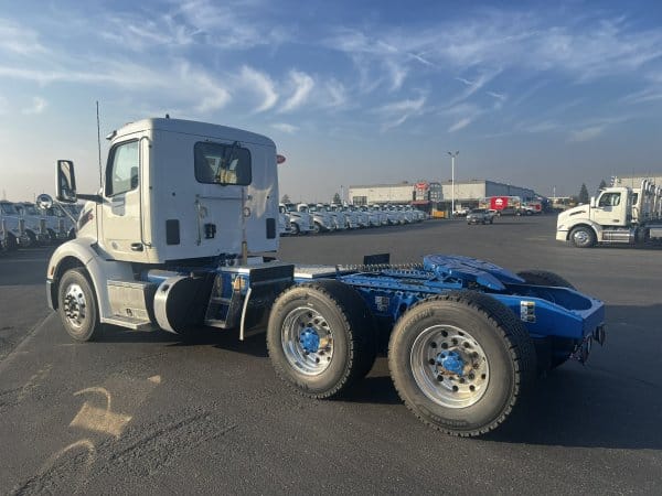 2024 Peterbilt 579 - Image 4
