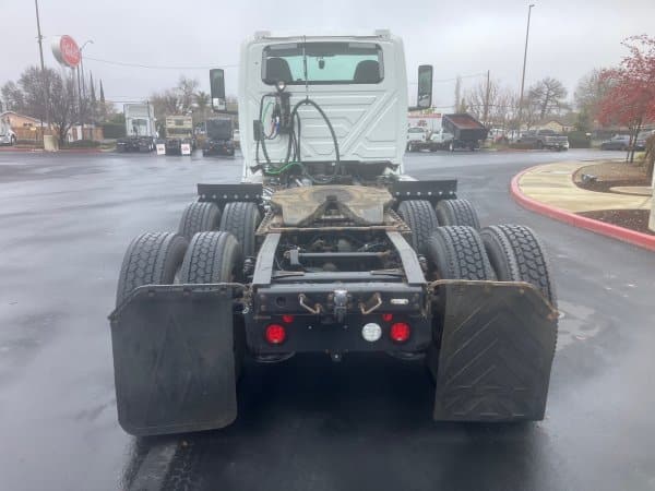 2018 International LT625 - Image 3