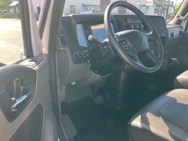 2024 International MV607 - Image 6