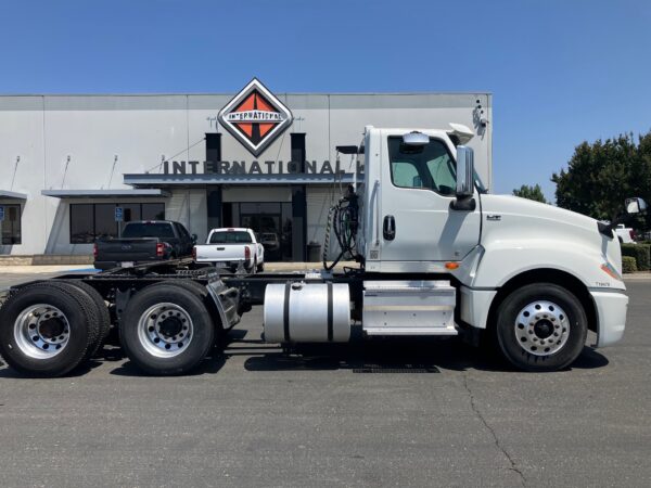 2019 International LT625 - Image 3