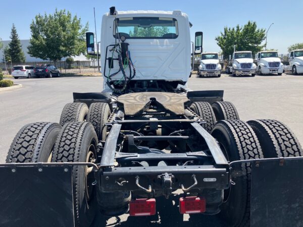 2019 International LT625 - Image 6