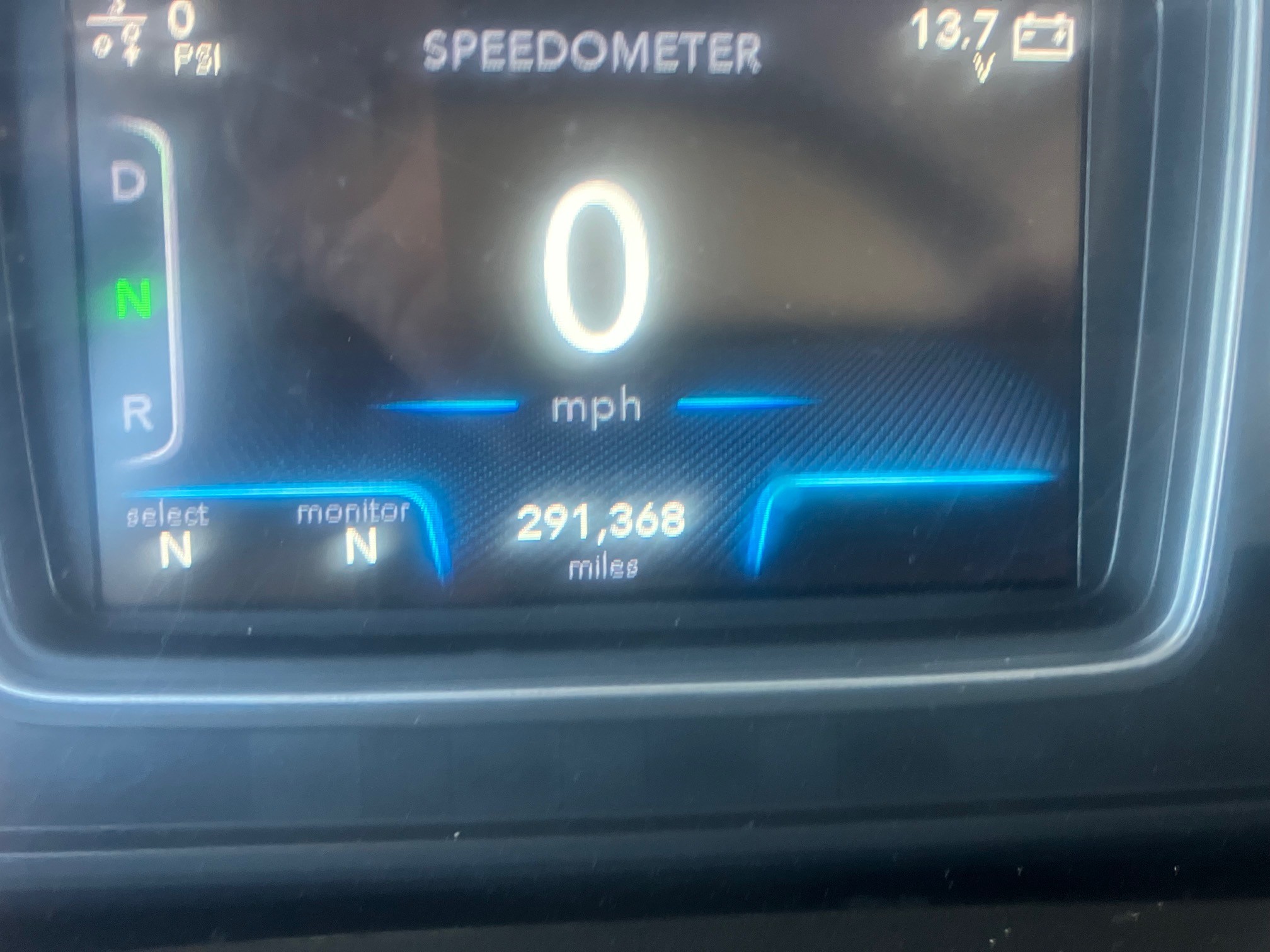 2019 International LT625 - Image 5