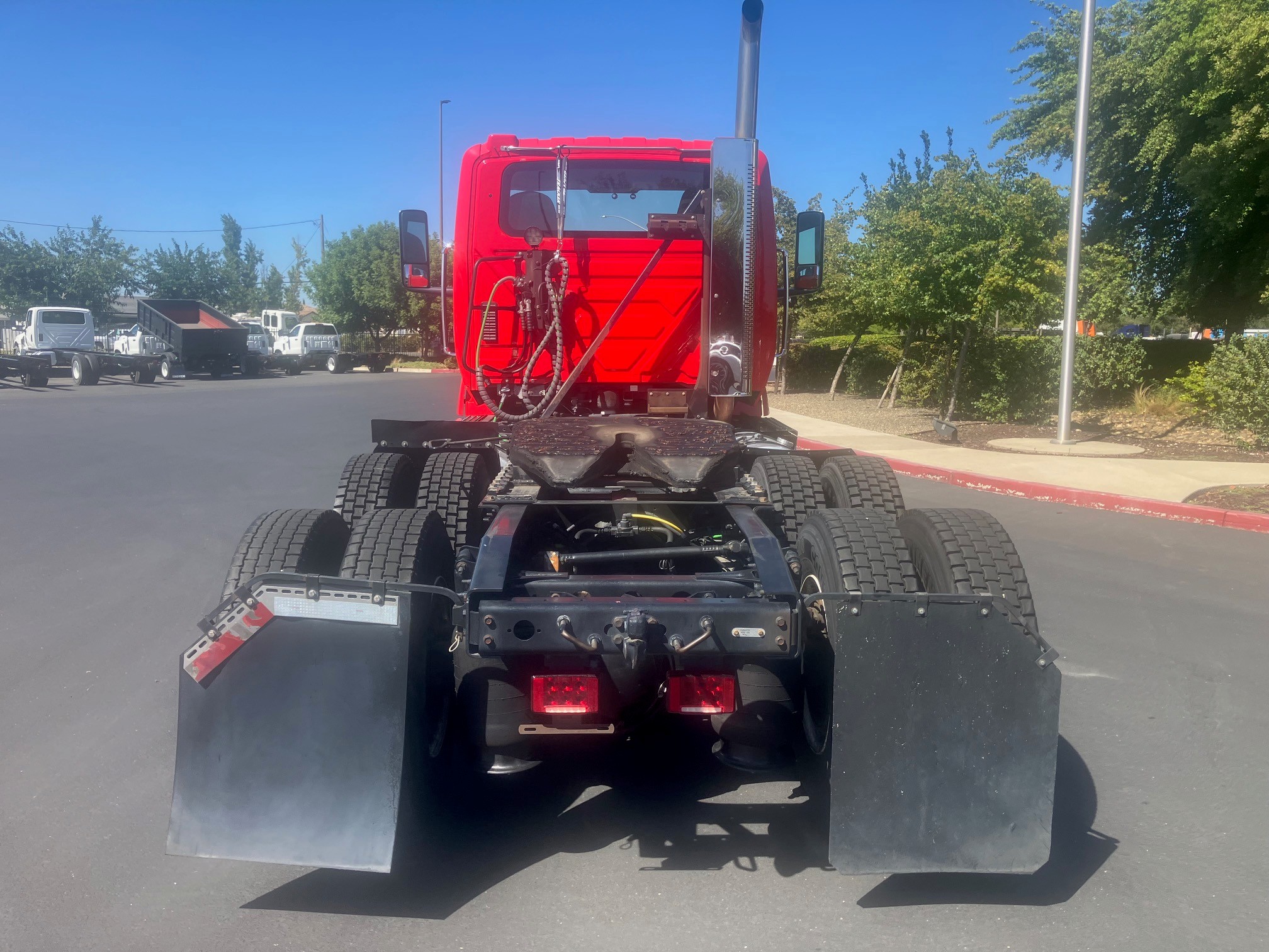 2019 International LT625 - Image 3