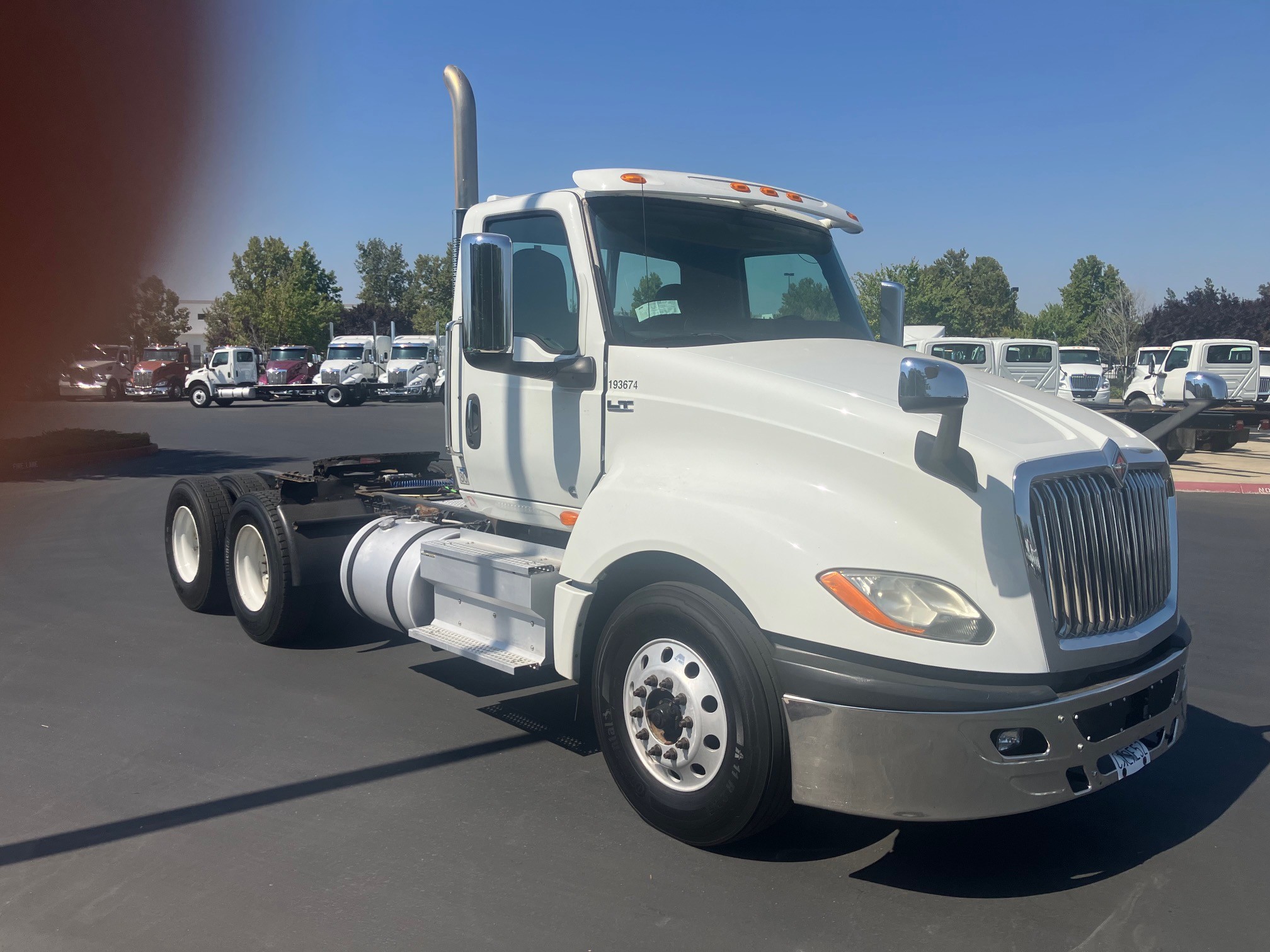 2019 International LT625 - Image 2