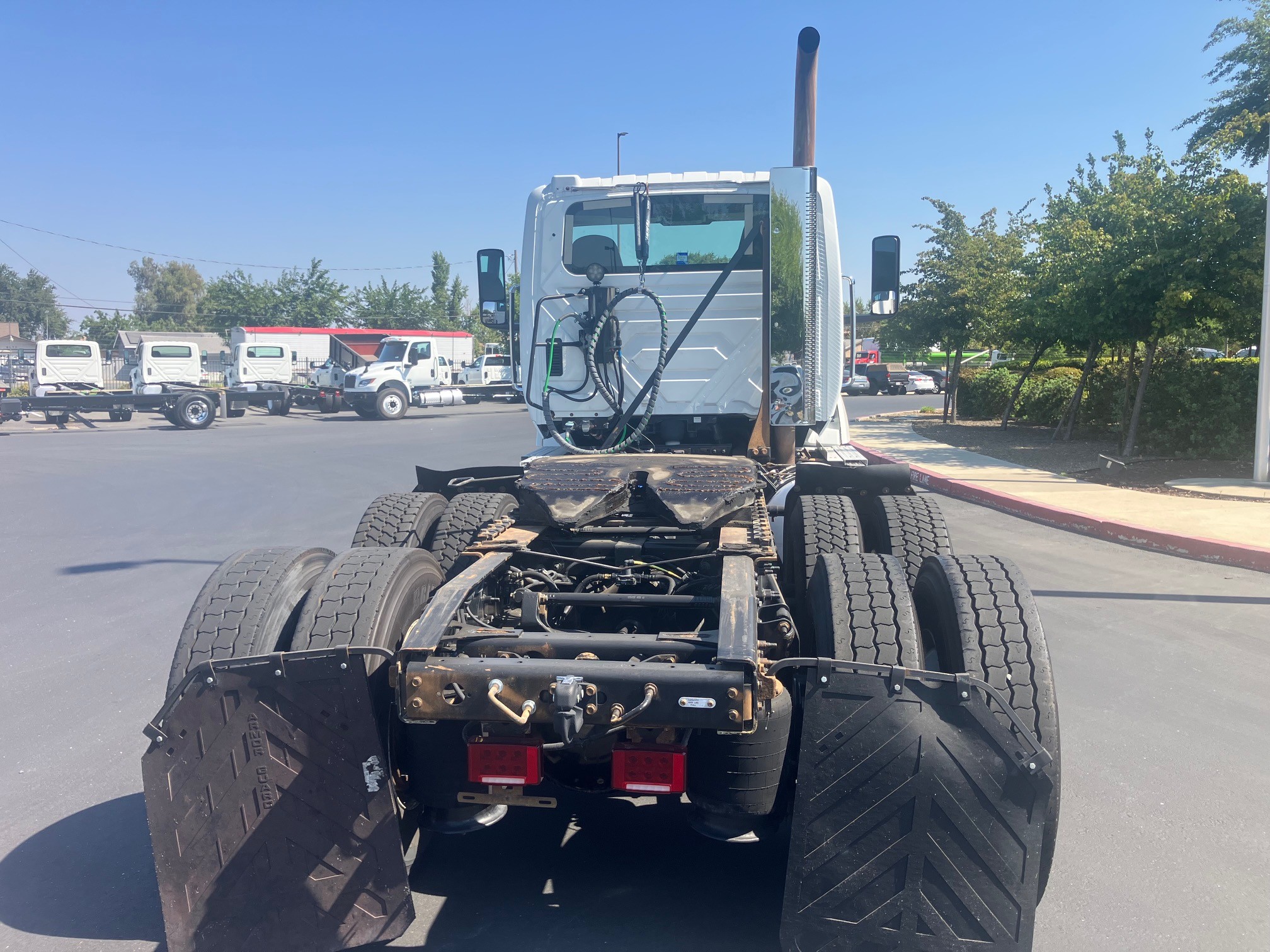 2019 International LT625 - Image 3