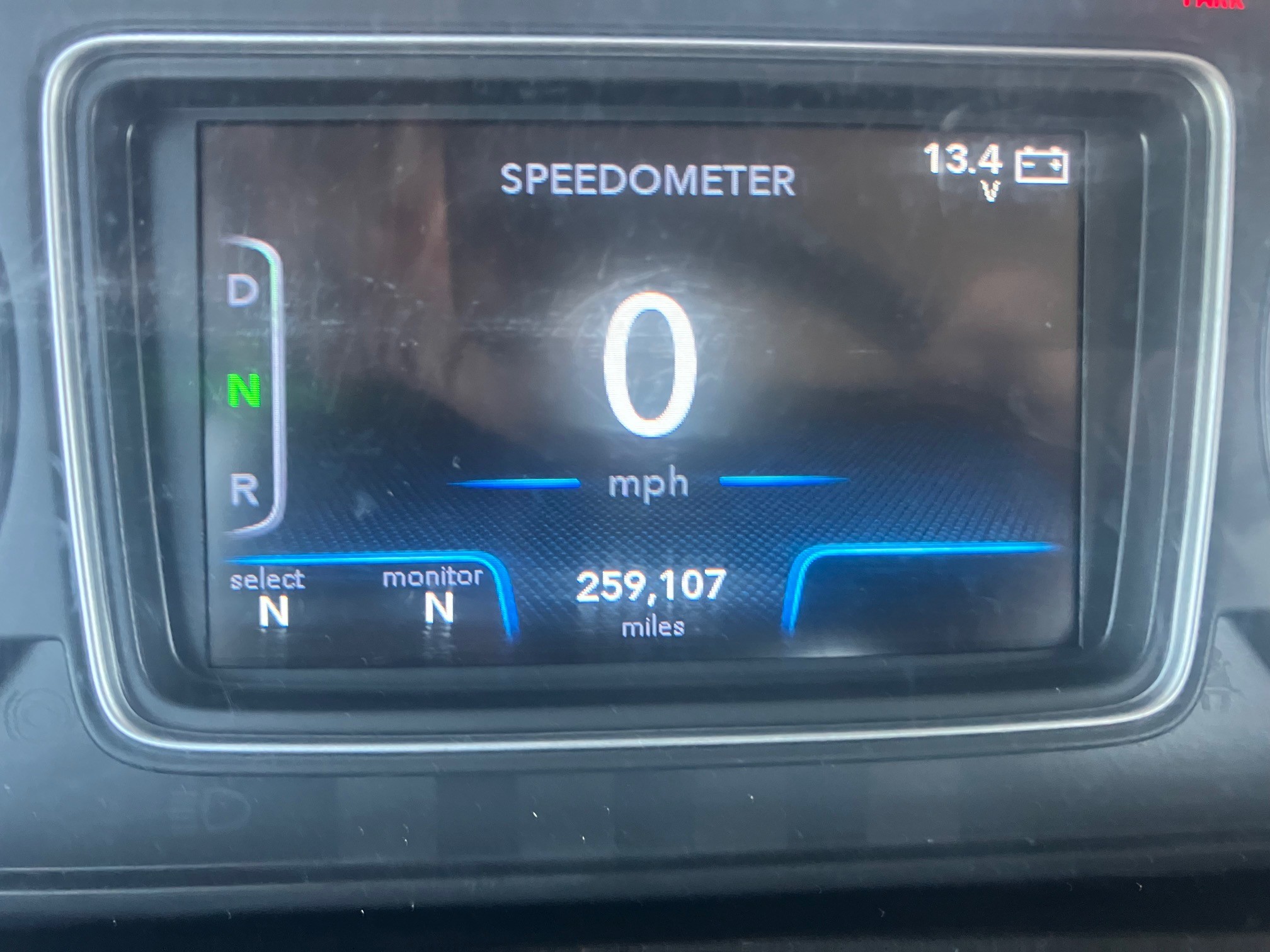 2019 International LT625 - Image 5