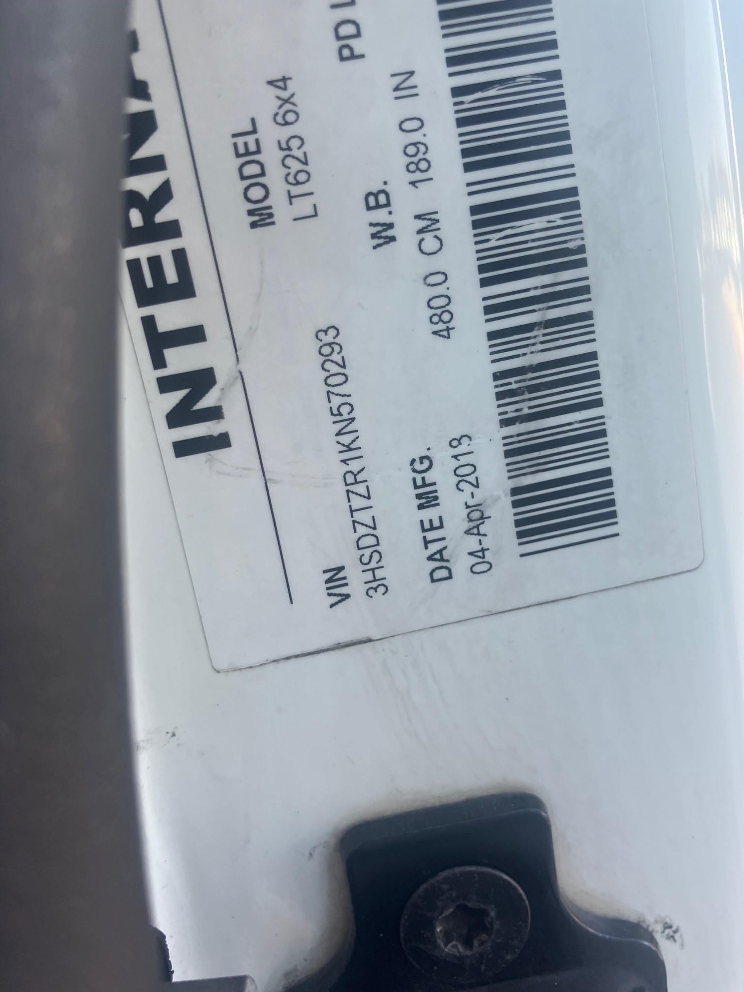2019 International LT625 - Image 6