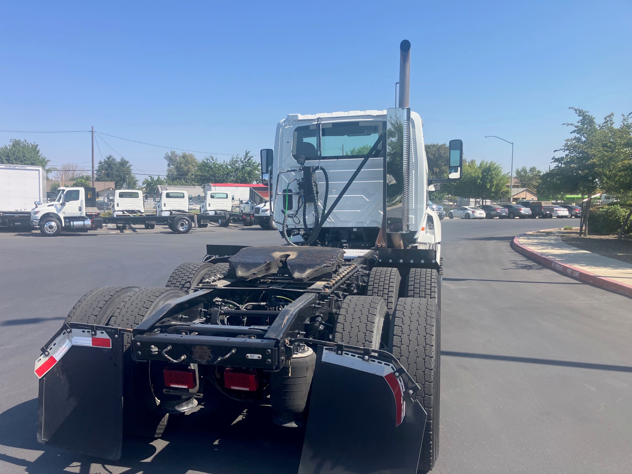 2019 International LT625 - Image 3