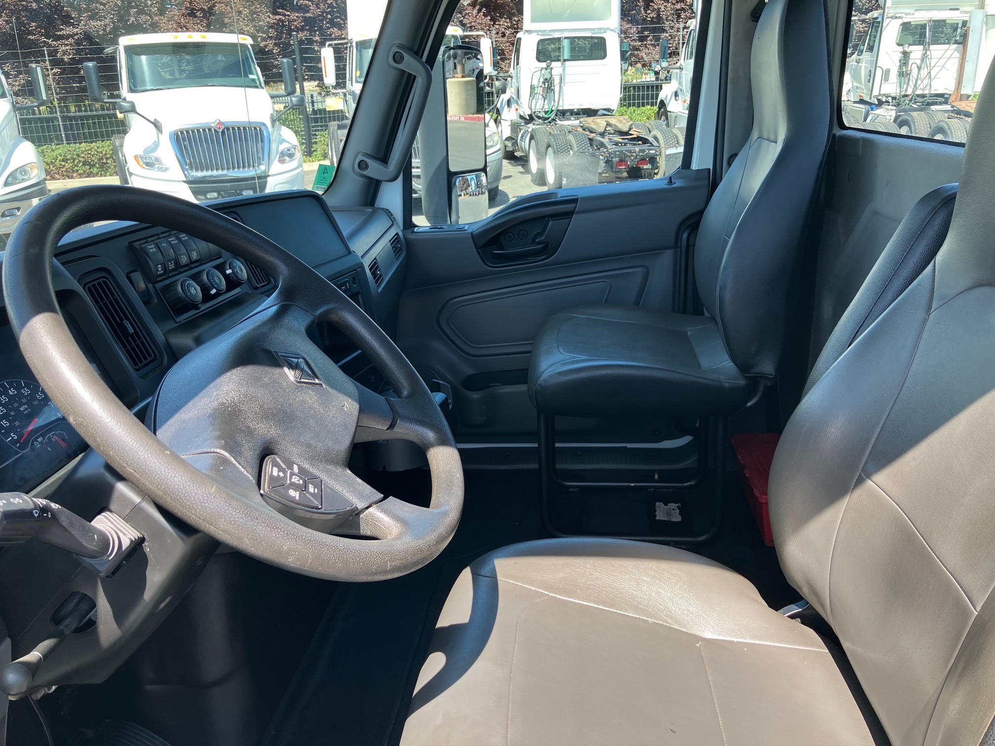 2023 International MV607 - Image 7