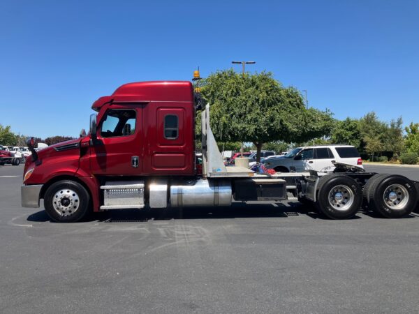 2020 FREIGHTLINER CASCADIA - Image 4