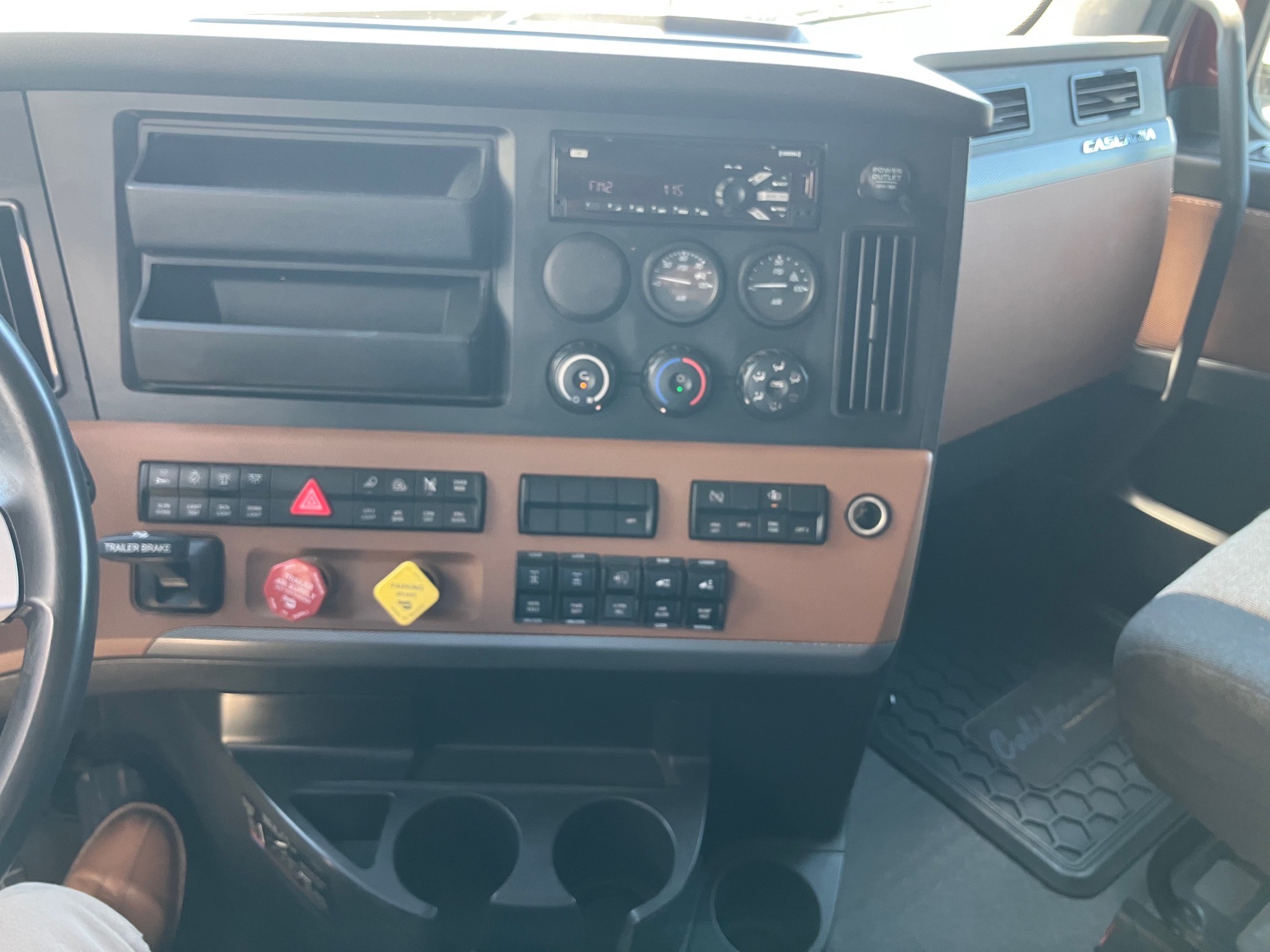 2020 FREIGHTLINER CASCADIA - Image 11