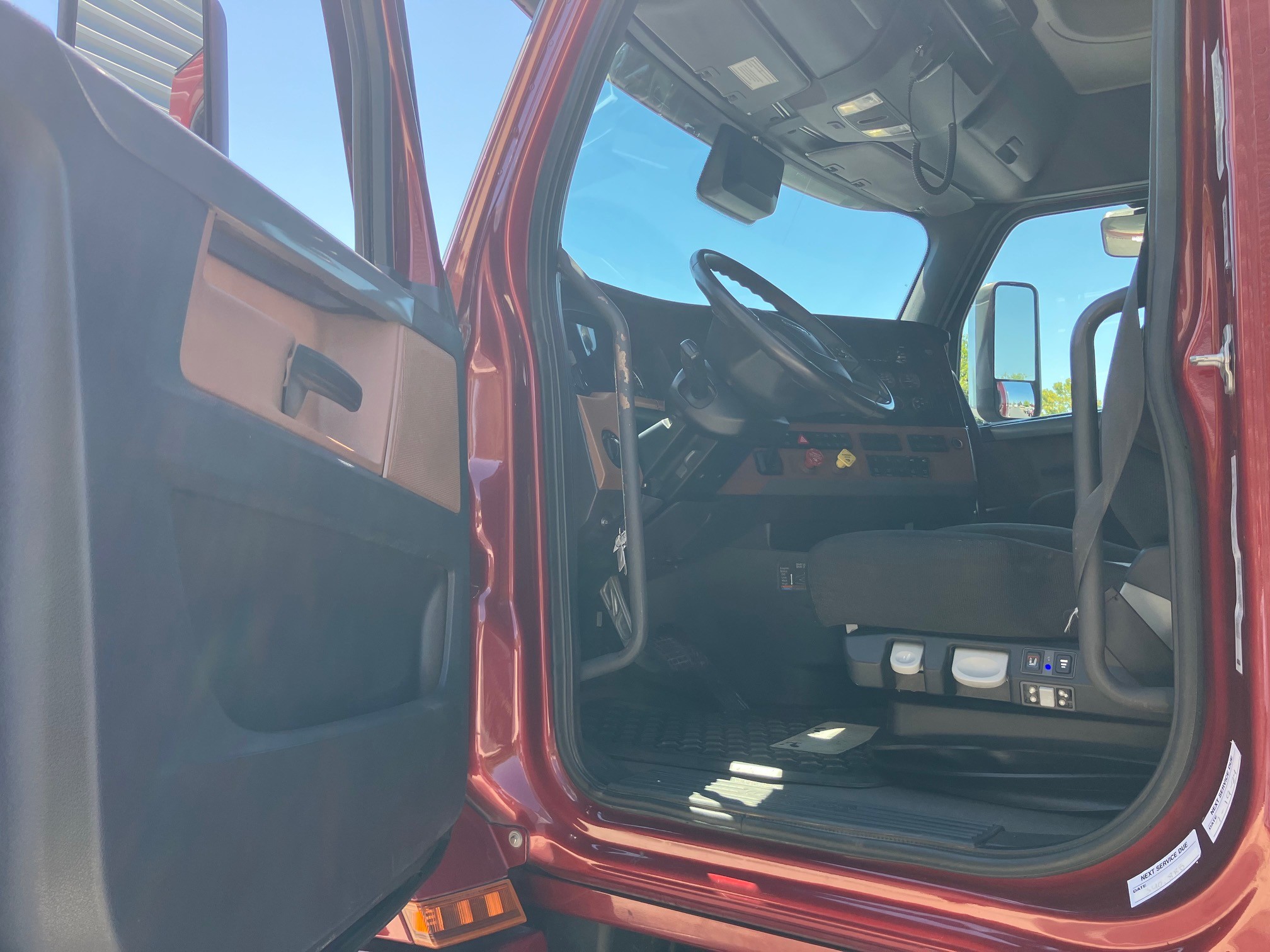 2020 FREIGHTLINER CASCADIA - Image 8