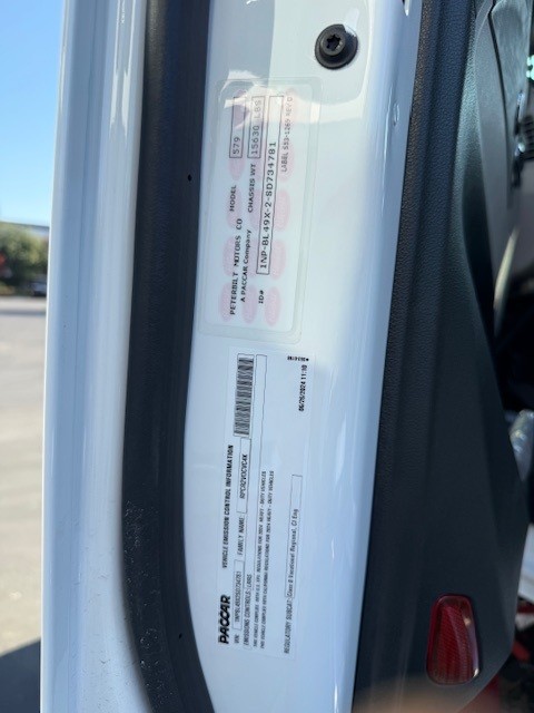 2025 Peterbilt 579 - Image 8