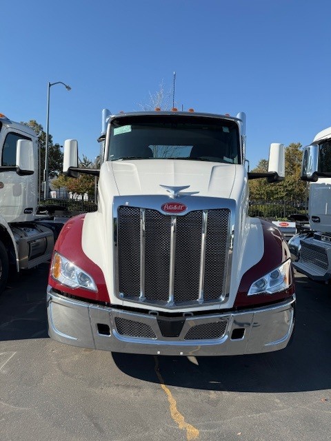 2025 Peterbilt 579