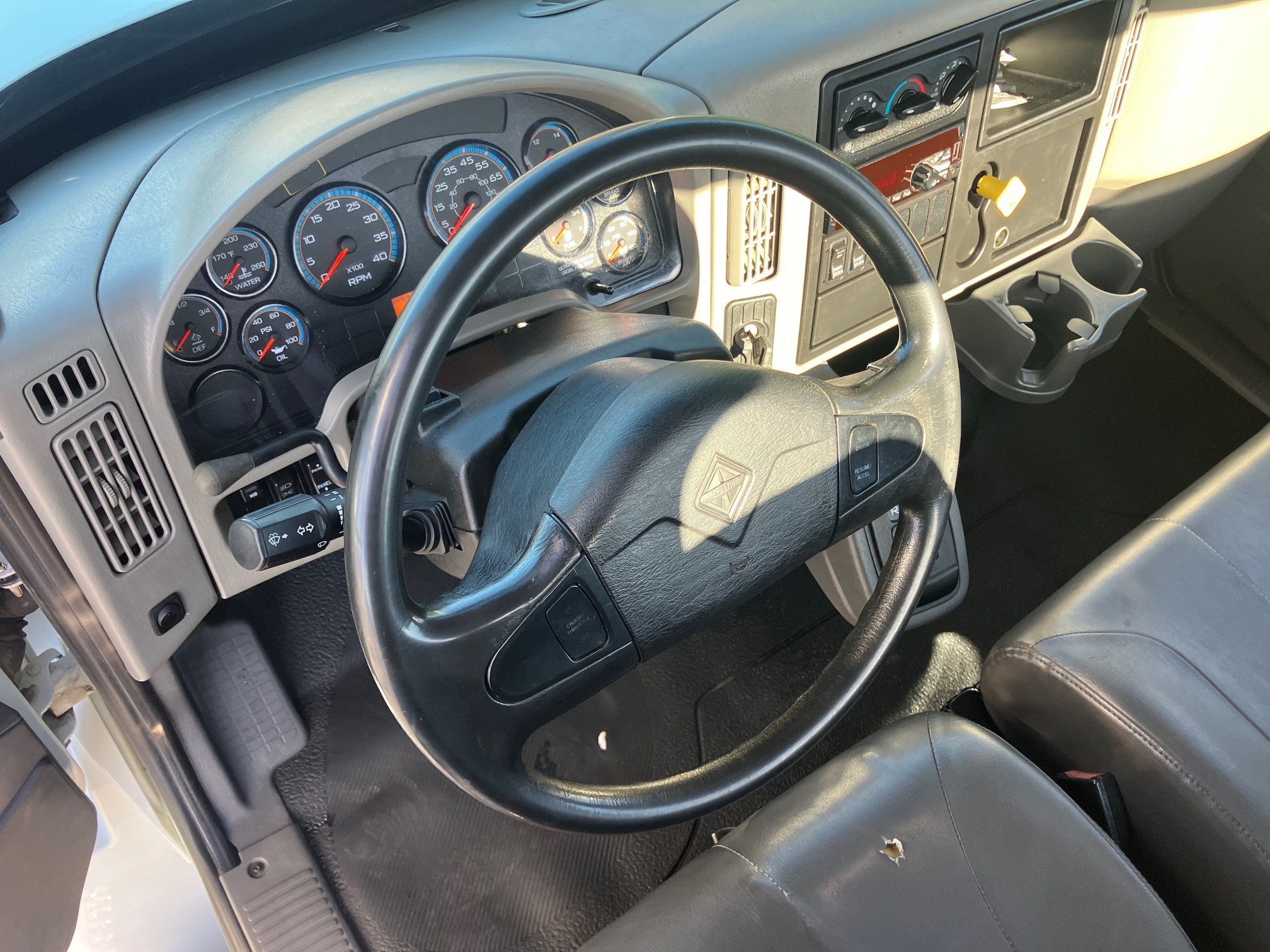 2018 International 4300 - Image 7