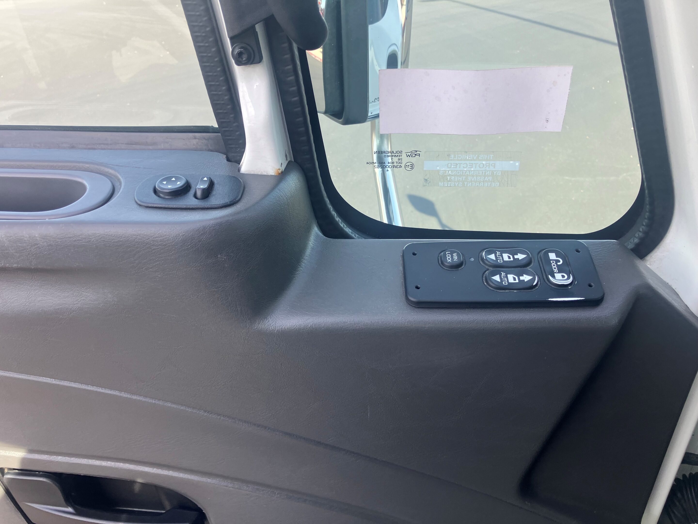 2018 International 4300 - Image 9