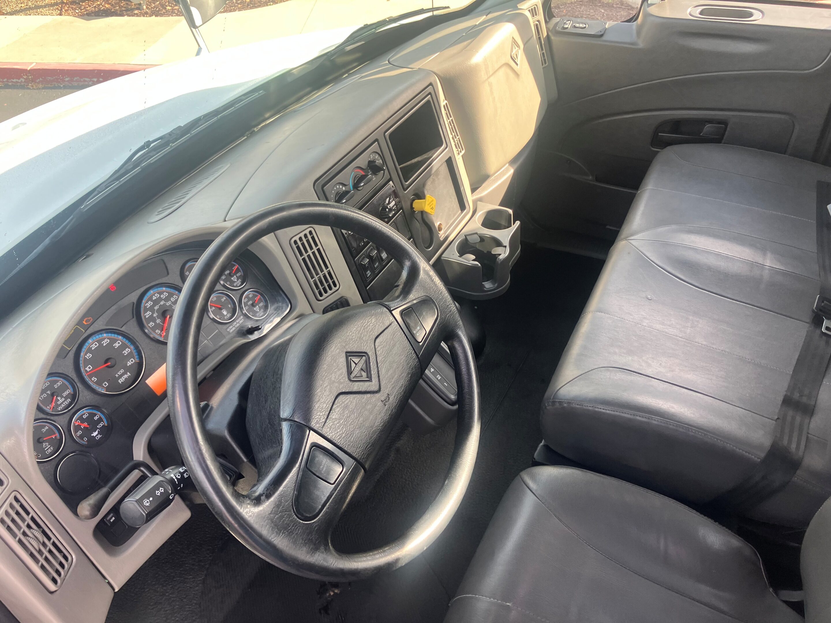 2018 International 4300 - Image 8