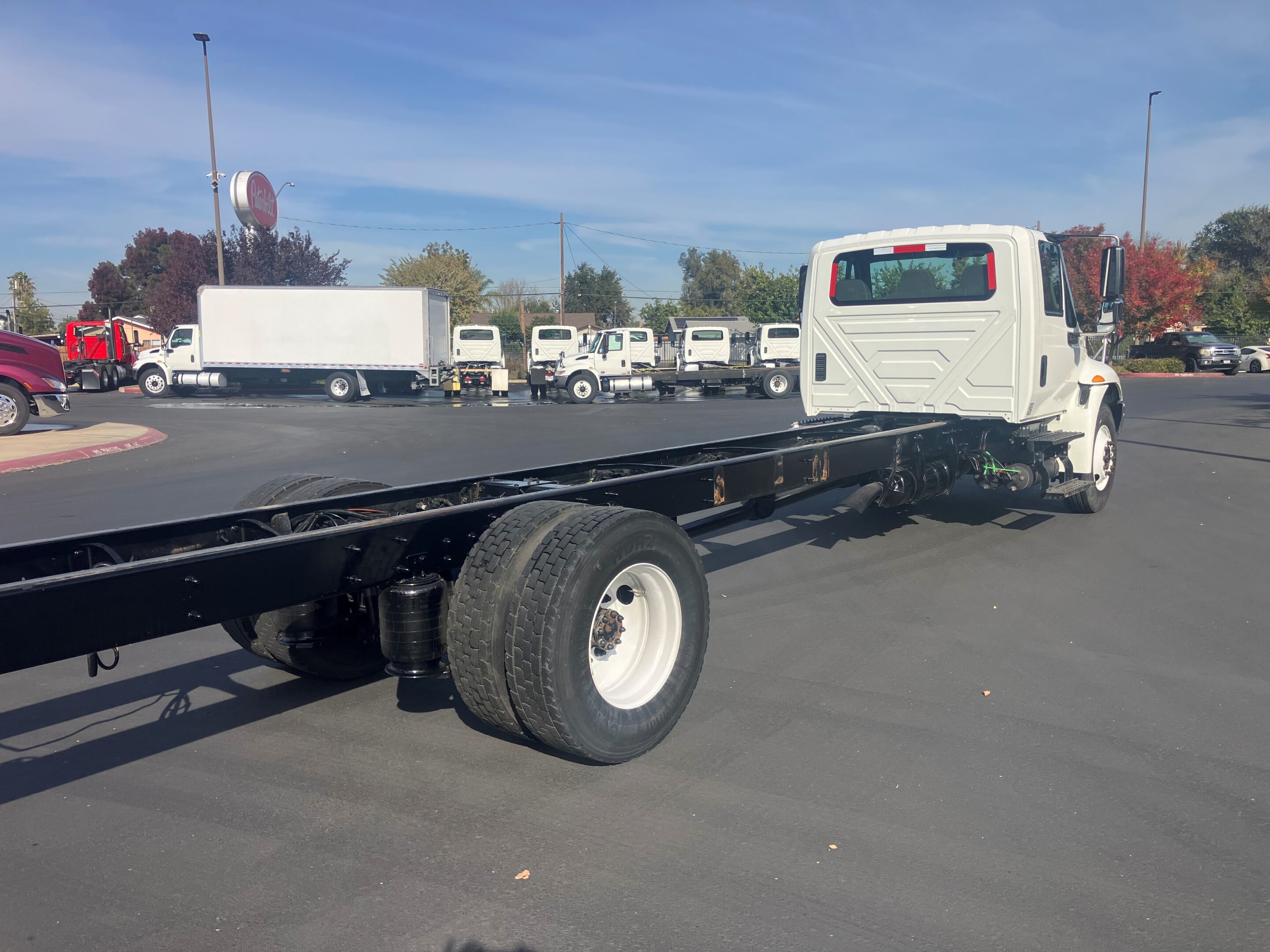 2018 International 4300 - Image 5